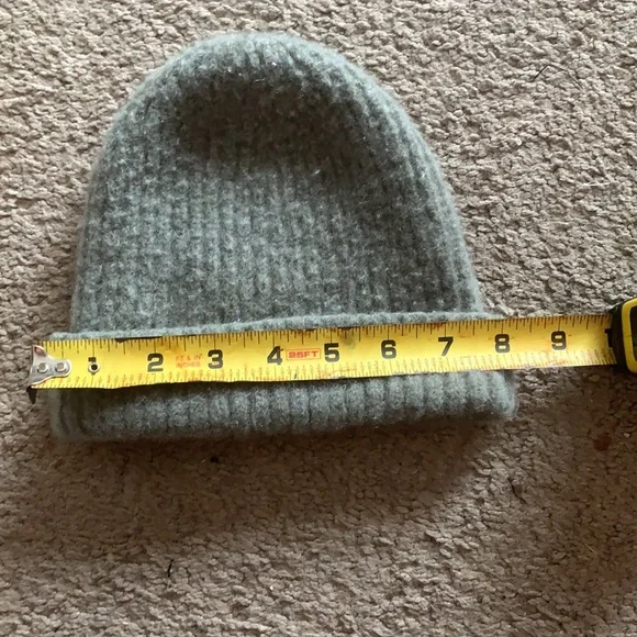 Nordstrom rack beanie hat - Picture 3 of 4